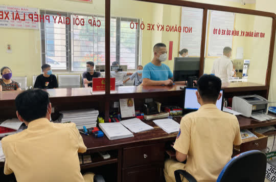 Giả danh c&aacute;n bộ CSGT gửi th&ocirc;ng b&aacute;o phạt nguội để lừa đảo - Ảnh 1.
