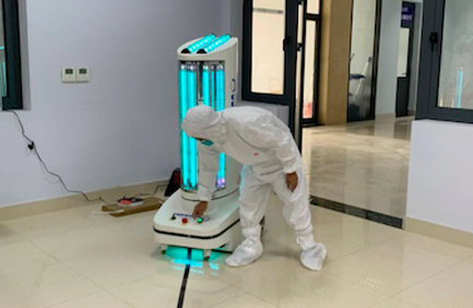Robot khử khuẩn Phenikaa-X có mặt tại Bệnh viện dã chiến Bắc Giang