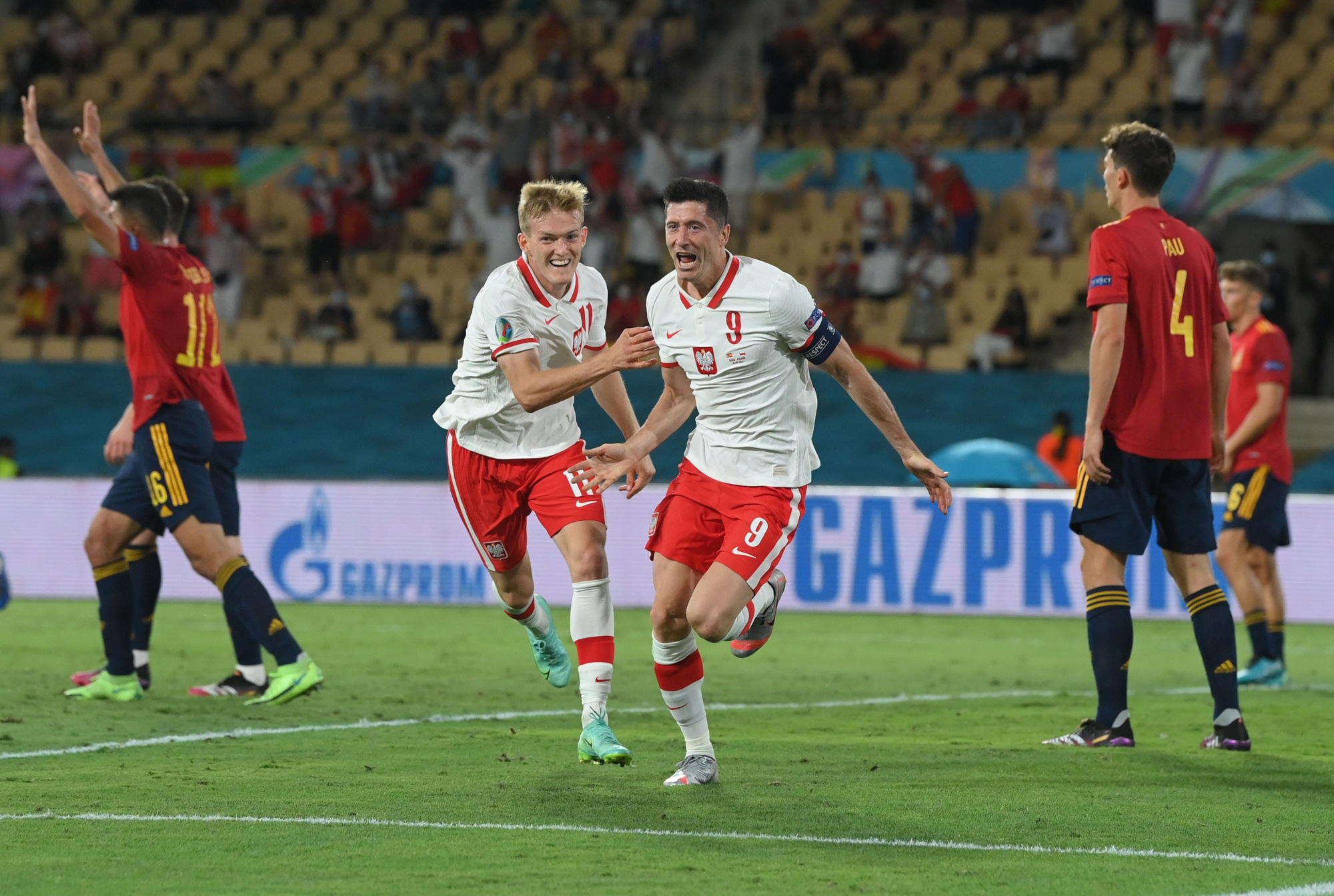 Lewandowski tỏa sáng, Tây Ban Nha đánh rơi chiến thắng trước Ba Lan - Ảnh 6.