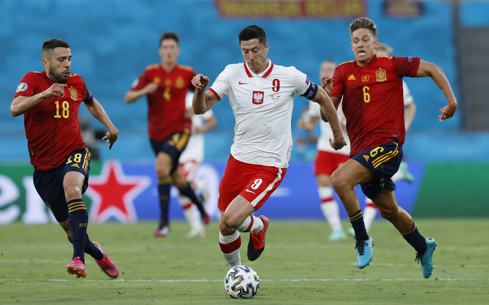 Play-off tranh vé World Cup: Bồ Đào Nha và Ý rơi bảng tử thần - Ảnh 3.