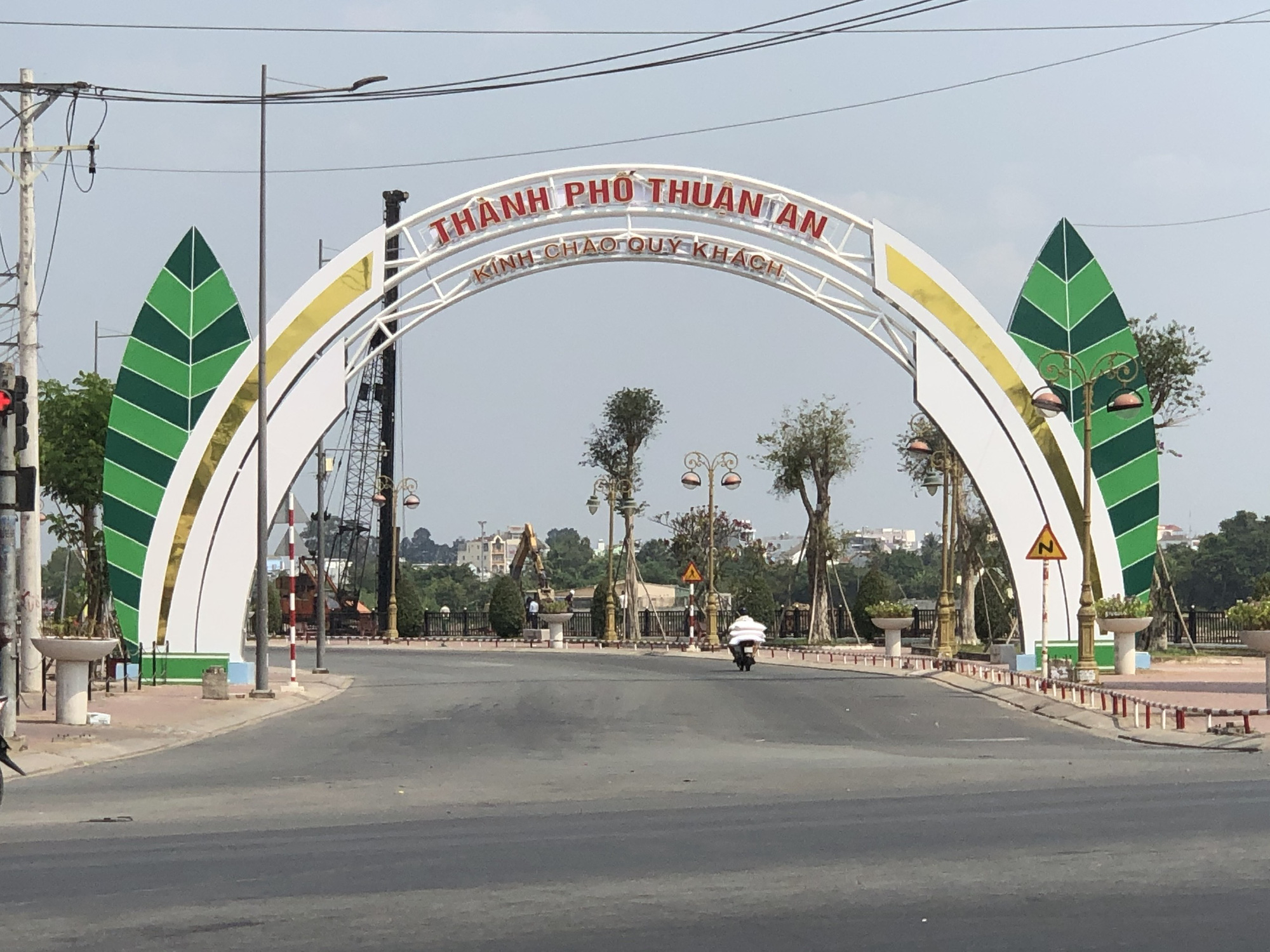 Bình Dương: Người dân không được ra đường sau 18 giờ từ ngày 28-7 - Ảnh 2.