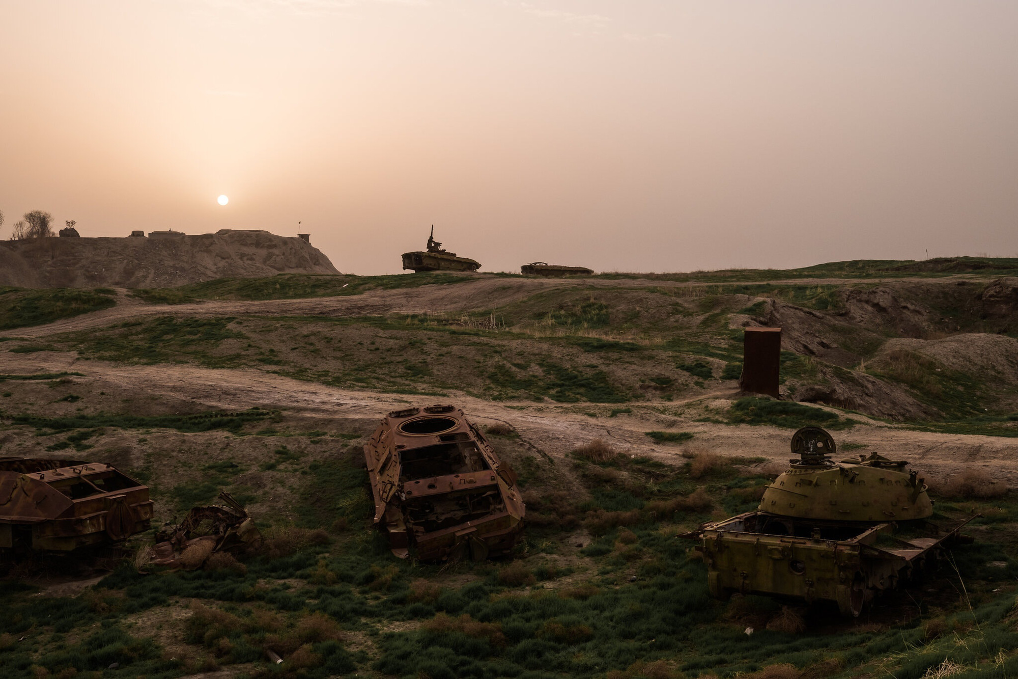 Mỹ r&uacute;t, Taliban tr&agrave;n v&agrave;o c&aacute;c TP quan trọng của Afghanistan - Ảnh 2.