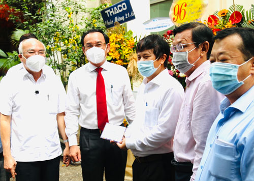 Lãnh đạo Đảng chúc mừng các báo, đài nhân ngày 21-6
