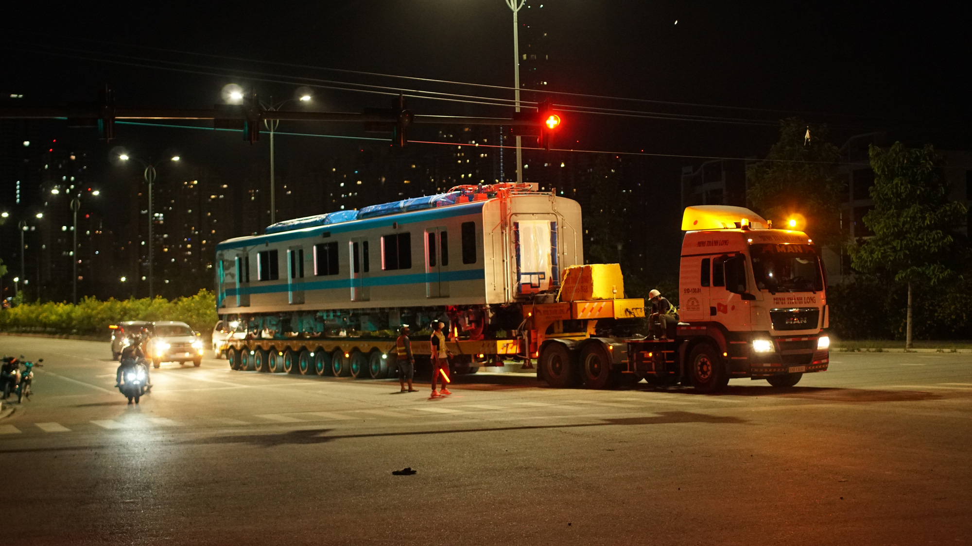 Cận cảnh đo&agrave;n t&agrave;u số 4 của metro số 1 đưa về depot Long B&igrave;nh, TP Thủ Đức - Ảnh 13.