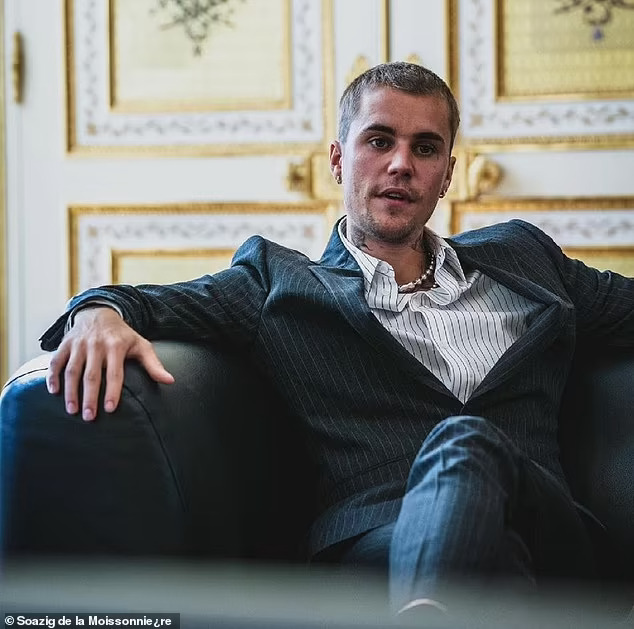 Vợ chồng Justin Bieber g&acirc;y sốc khi diện kiến Tổng thống Ph&aacute;p - Ảnh 6.