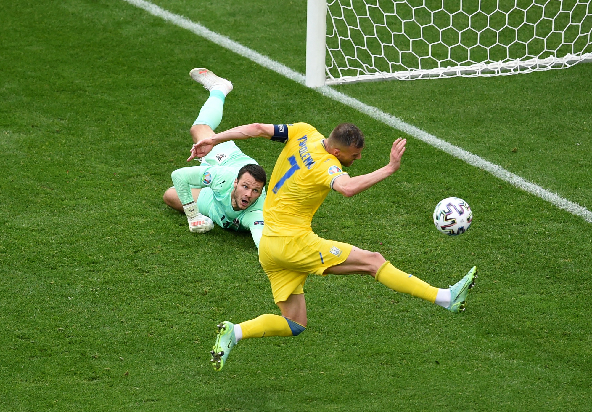 Đánh bại Ukraine, Áo theo chân Hà Lan vào vòng knock-out - Ảnh 4.