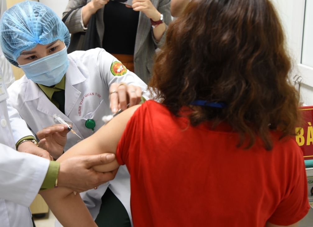 1.000 tình nguyện viên đã tiêm thử nghiệm mũi 1 vắc-xin Covid-19 Nanocovax