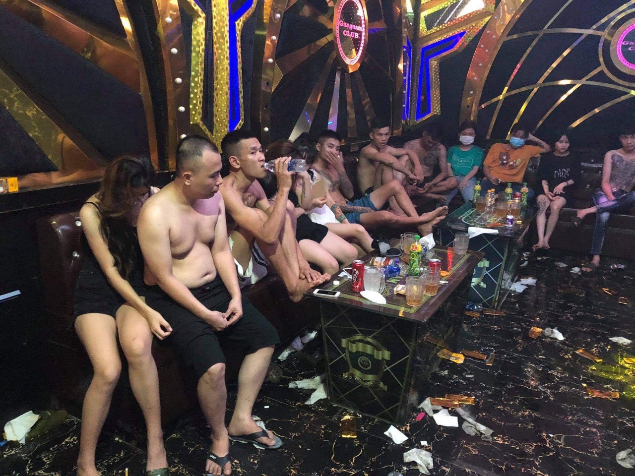Mở "tiệc" ma túy cho 22 nam, nữ tụ tập "bay lắc" mừng sinh nhật