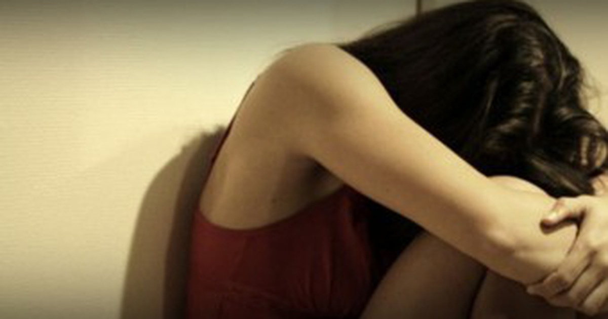 Tôi ghê sợ hành vi của chồng