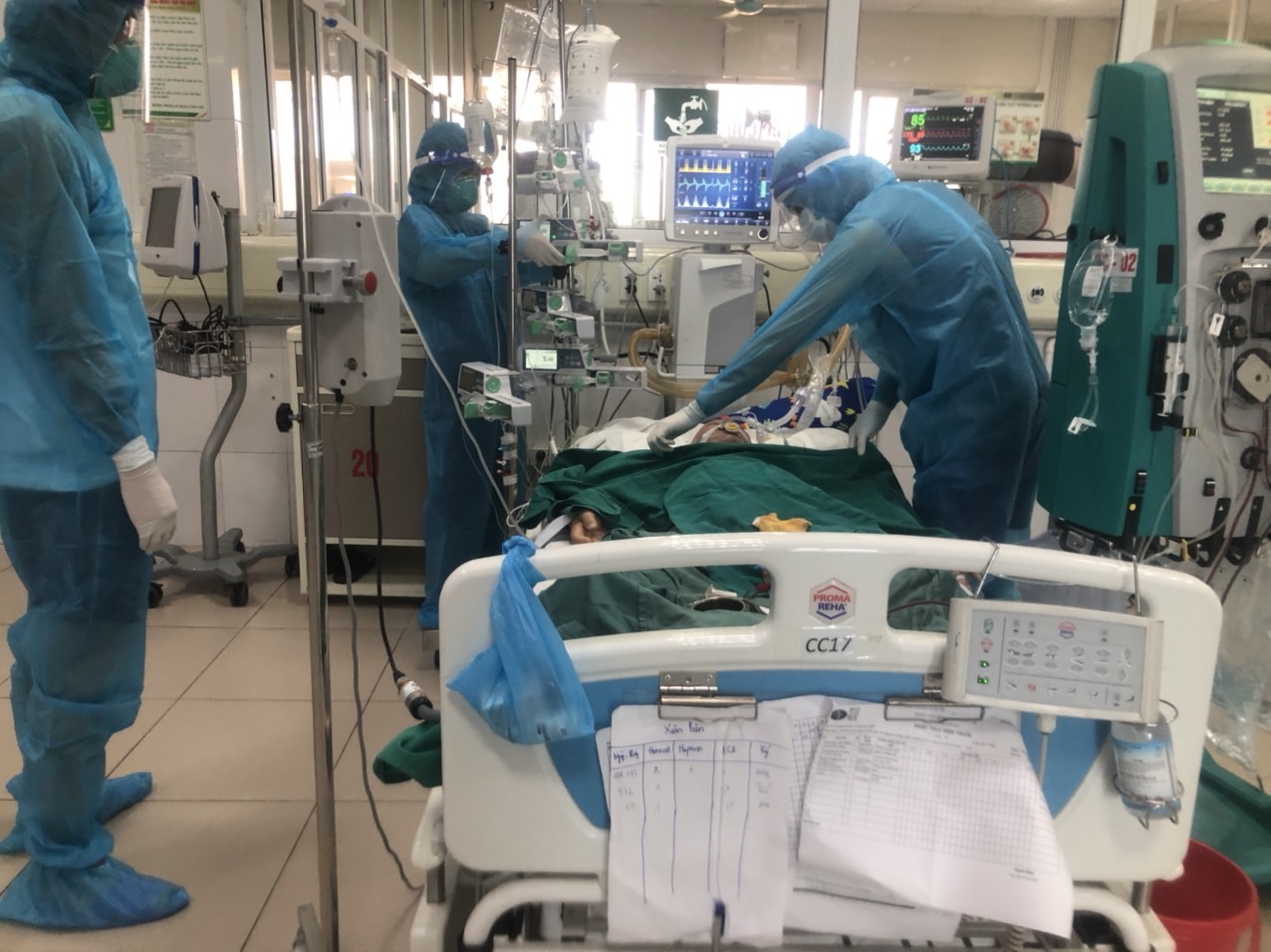 Th&ecirc;m 2 ca tử vong mắc Covid-19 - Ảnh 1.