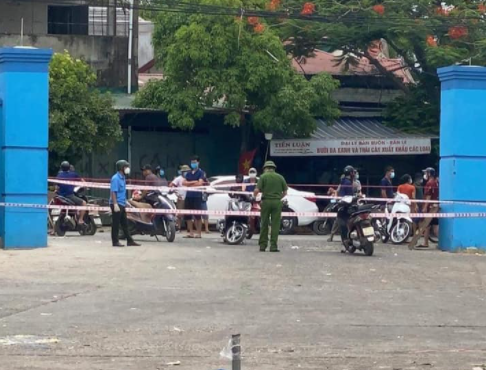 2 tiểu thương dương tính SARS-CoV-2, phong tỏa chợ đầu mối rau quả