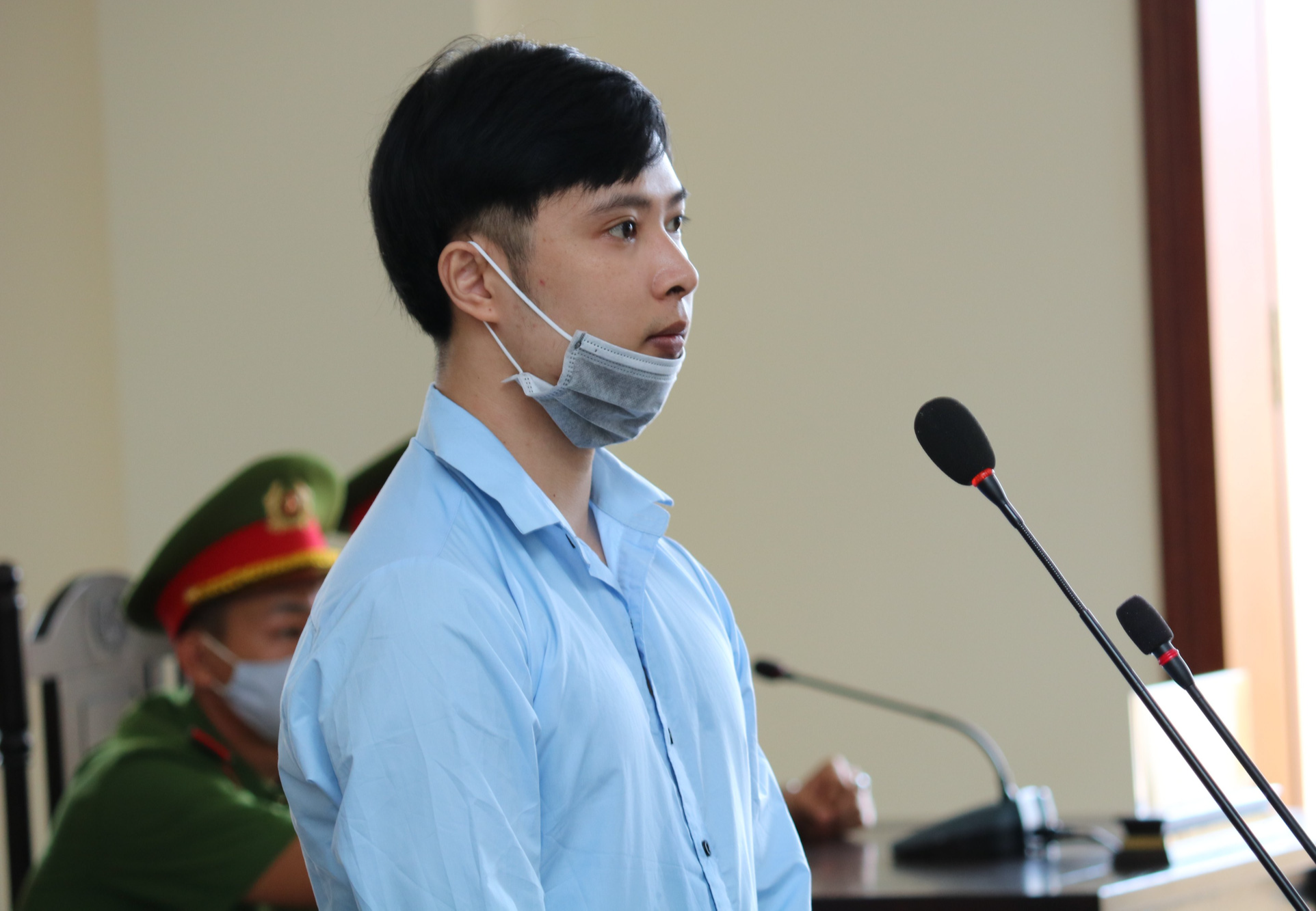 Vừa tốt nghiệp đại học, gã trai lên Youtube học cách làm tiền giả rồi vào tù