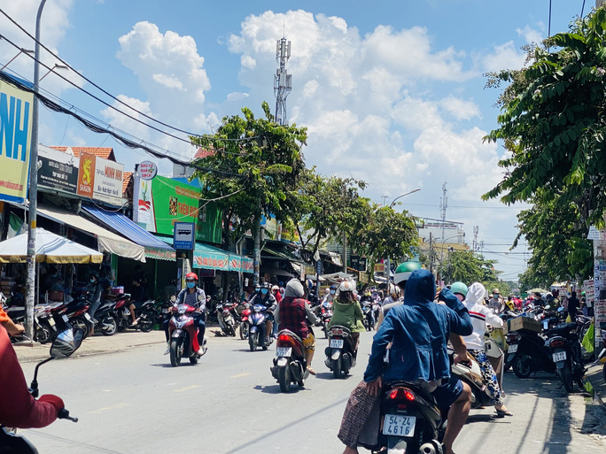 Phải dẹp chợ tự phát!