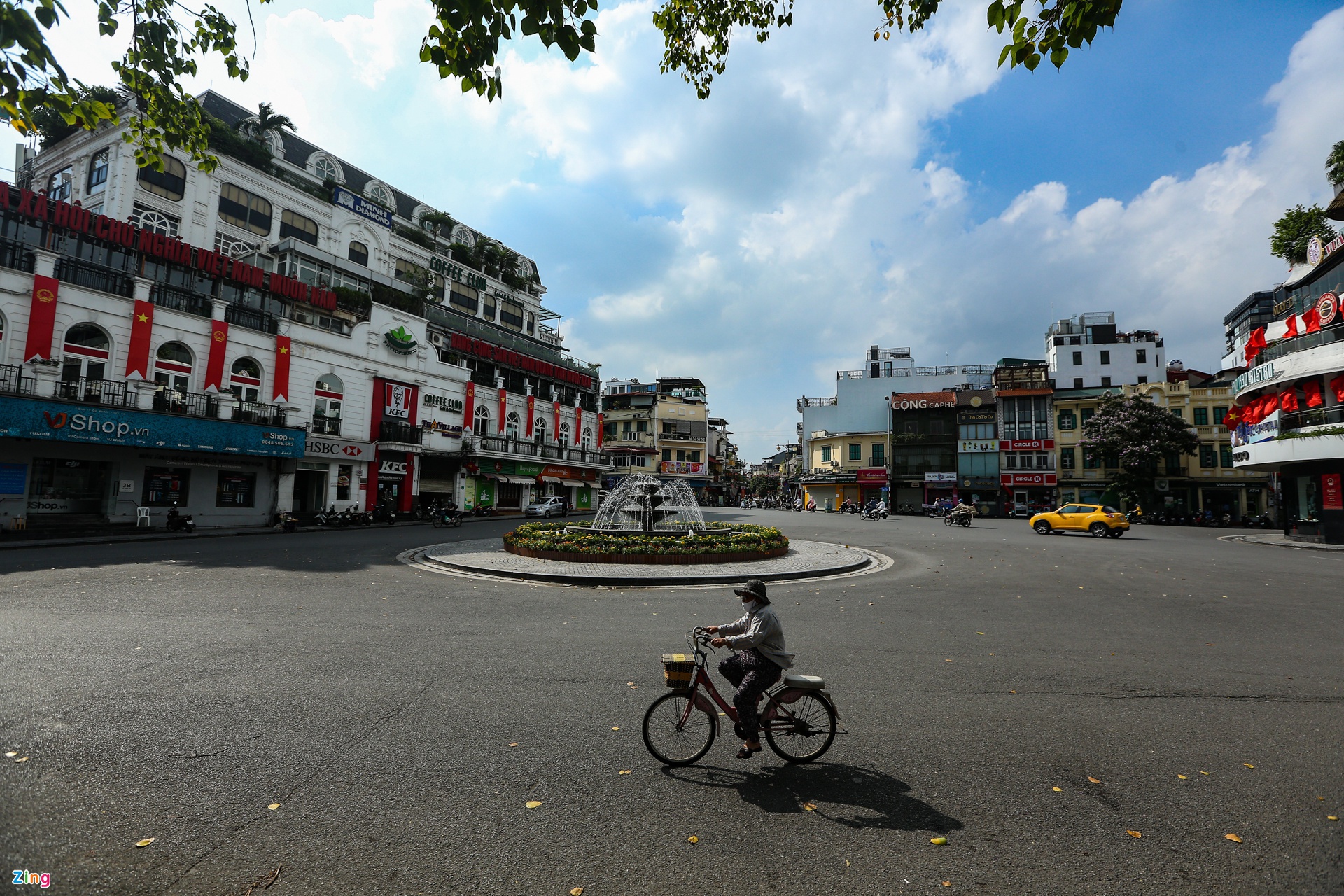 Gi&aacute;m đốc ADB: Việt Nam n&ecirc;n hỗ trợ trực tiếp doanh nghiệp, c&aacute; nh&acirc;n - Ảnh 1.
