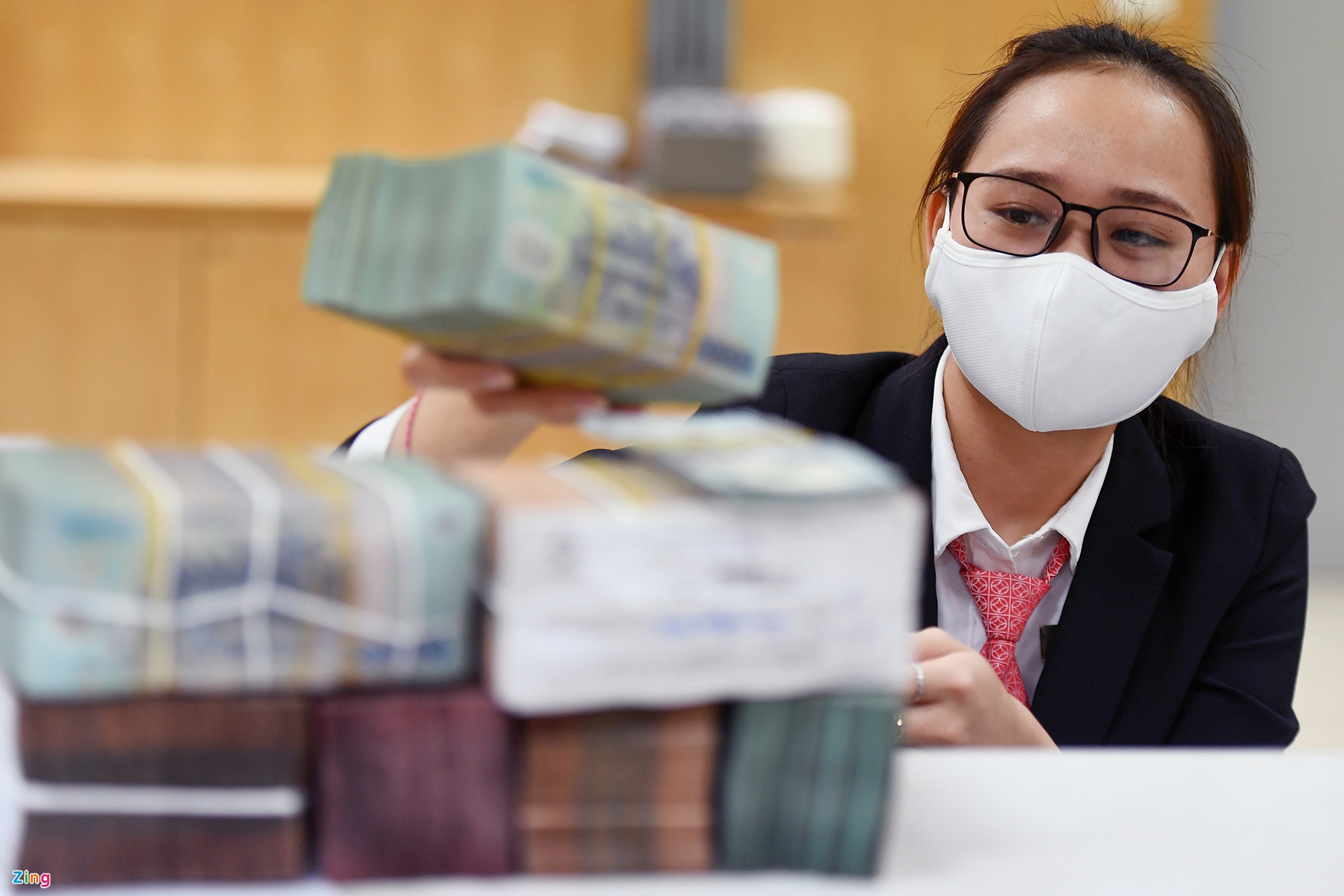 Gi&aacute;m đốc ADB: Việt Nam n&ecirc;n hỗ trợ trực tiếp doanh nghiệp, c&aacute; nh&acirc;n - Ảnh 4.