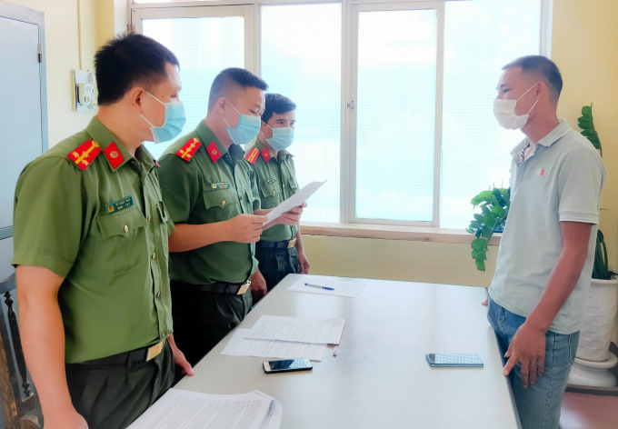 Nguyên thượng úy công an cùng anh vợ bị khởi tố về hành vi cướp tài sản
