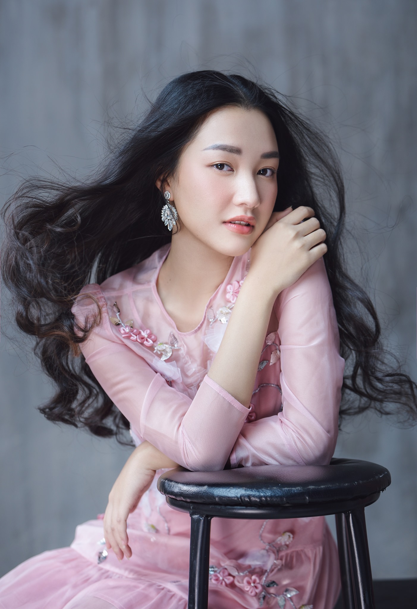 &ldquo;N&agrave;ng thơ xứ Huế&rdquo; Ngọc Tr&acirc;n đốn tim người h&acirc;m mộ với vẻ đẹp dịu d&agrave;ng - Ảnh 9.