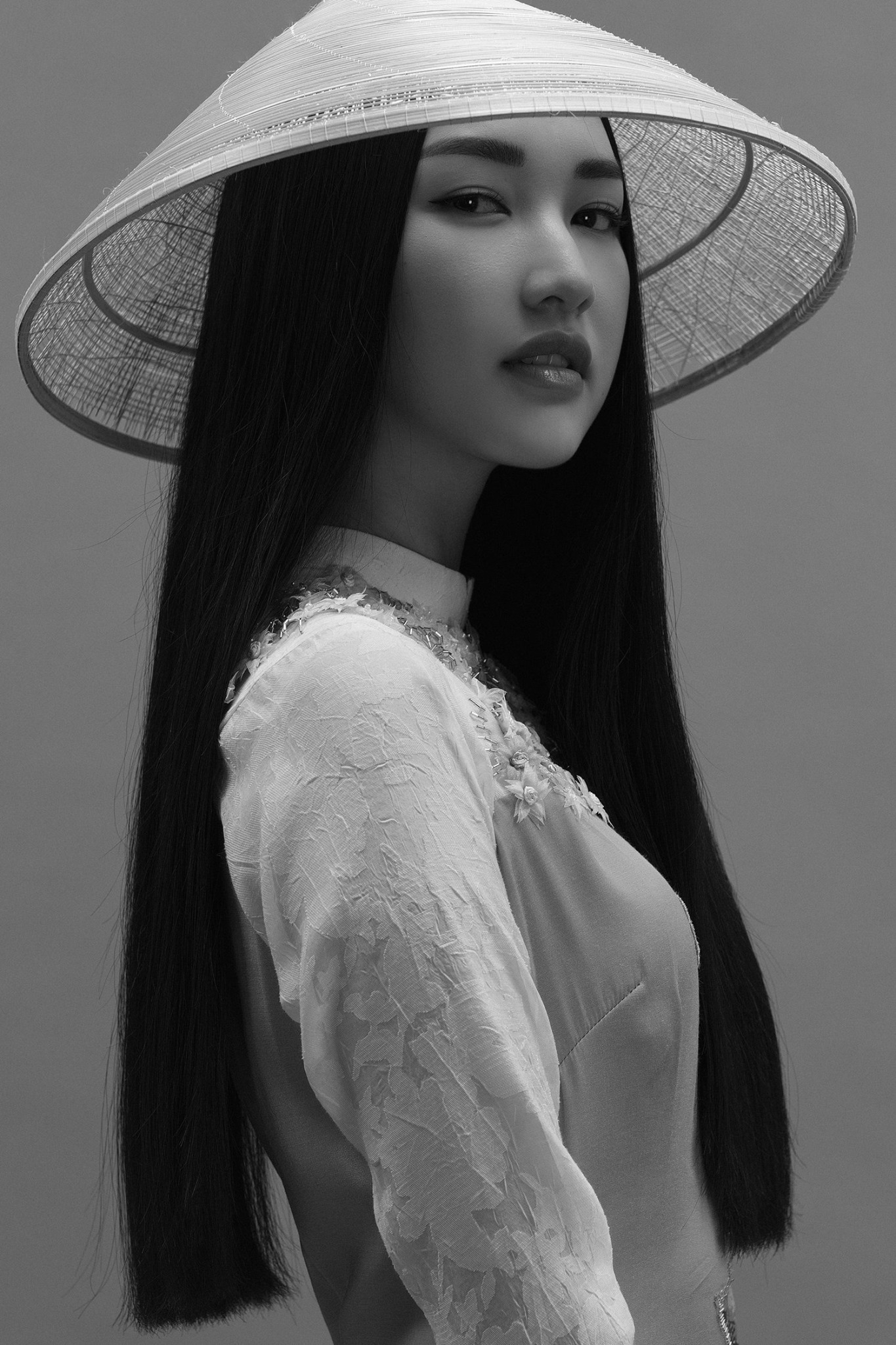&ldquo;N&agrave;ng thơ xứ Huế&rdquo; Ngọc Tr&acirc;n đốn tim người h&acirc;m mộ với vẻ đẹp dịu d&agrave;ng - Ảnh 4.