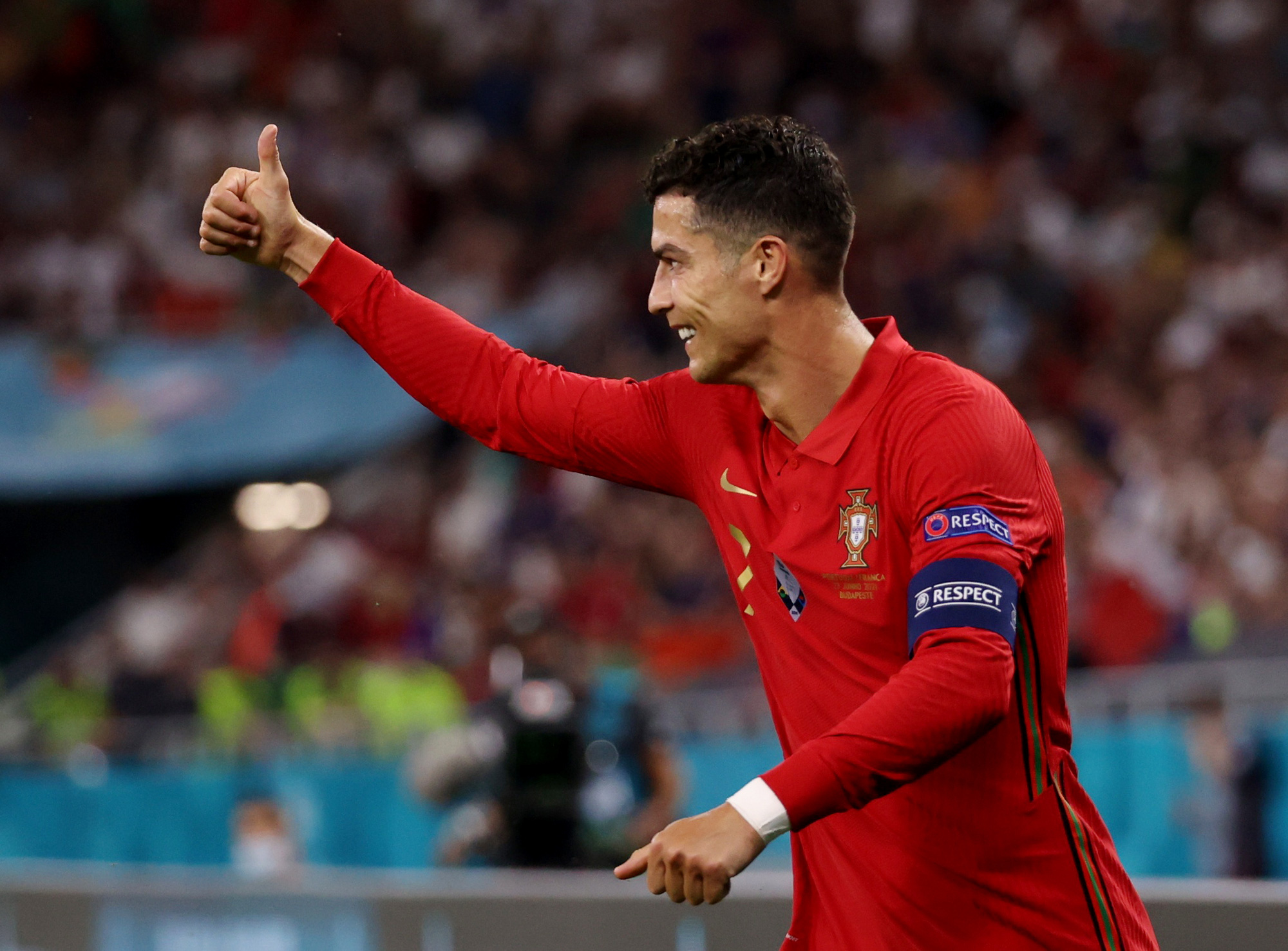 Ronaldo lập 3 kỷ lục, Bồ Đ&agrave;o Nha v&agrave;o v&ograve;ng 1/8 Euro 2020 chạm tr&aacute;n Bỉ - Ảnh 7.