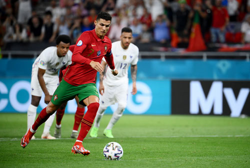 Siêu sao Ronaldo được sách kỷ lục Guinness vinh danh