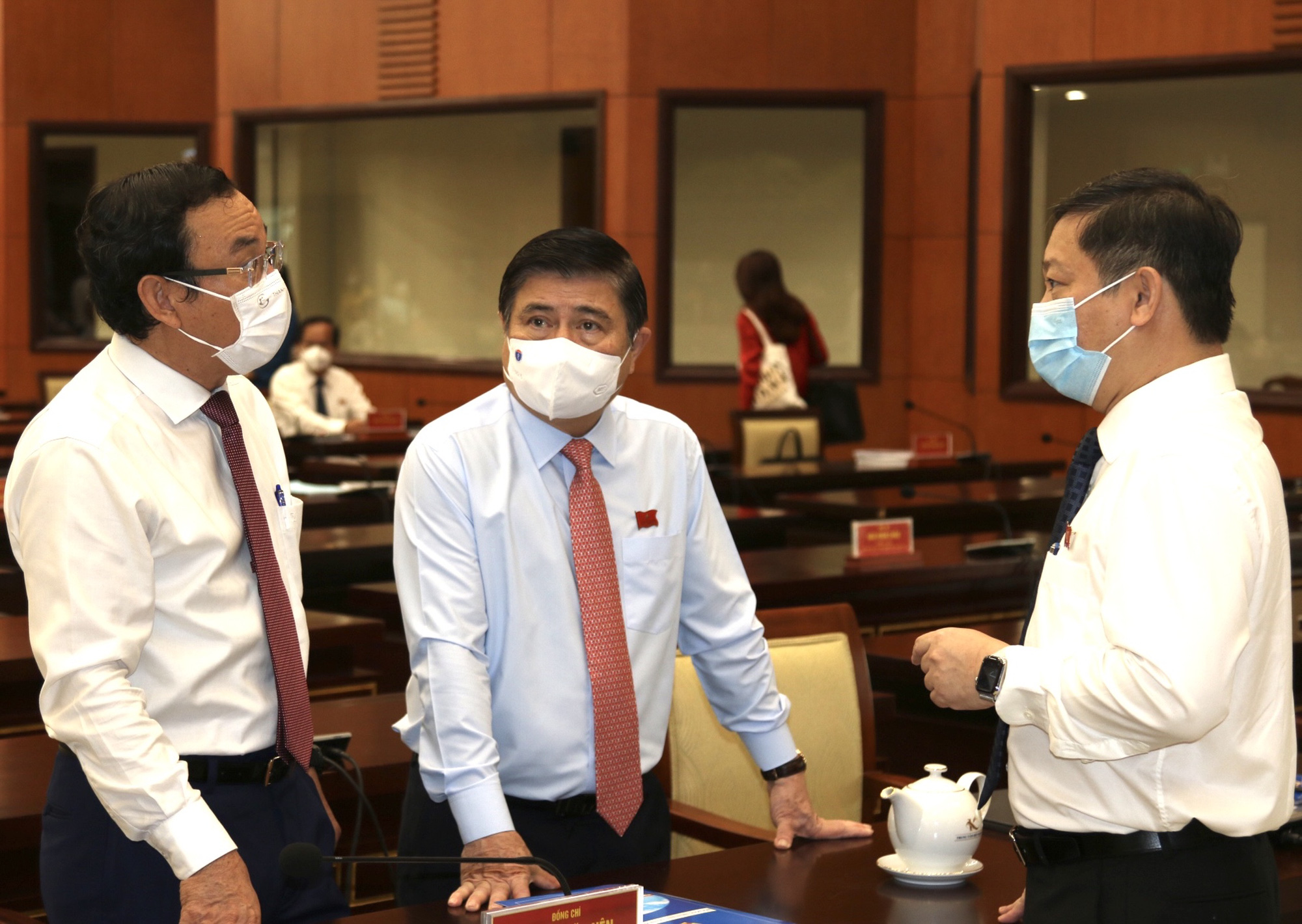 &Ocirc;ng Nguyễn Th&agrave;nh Phong tiếp tục được bầu l&agrave;m Chủ tịch UBND TP HCM - Ảnh 2.