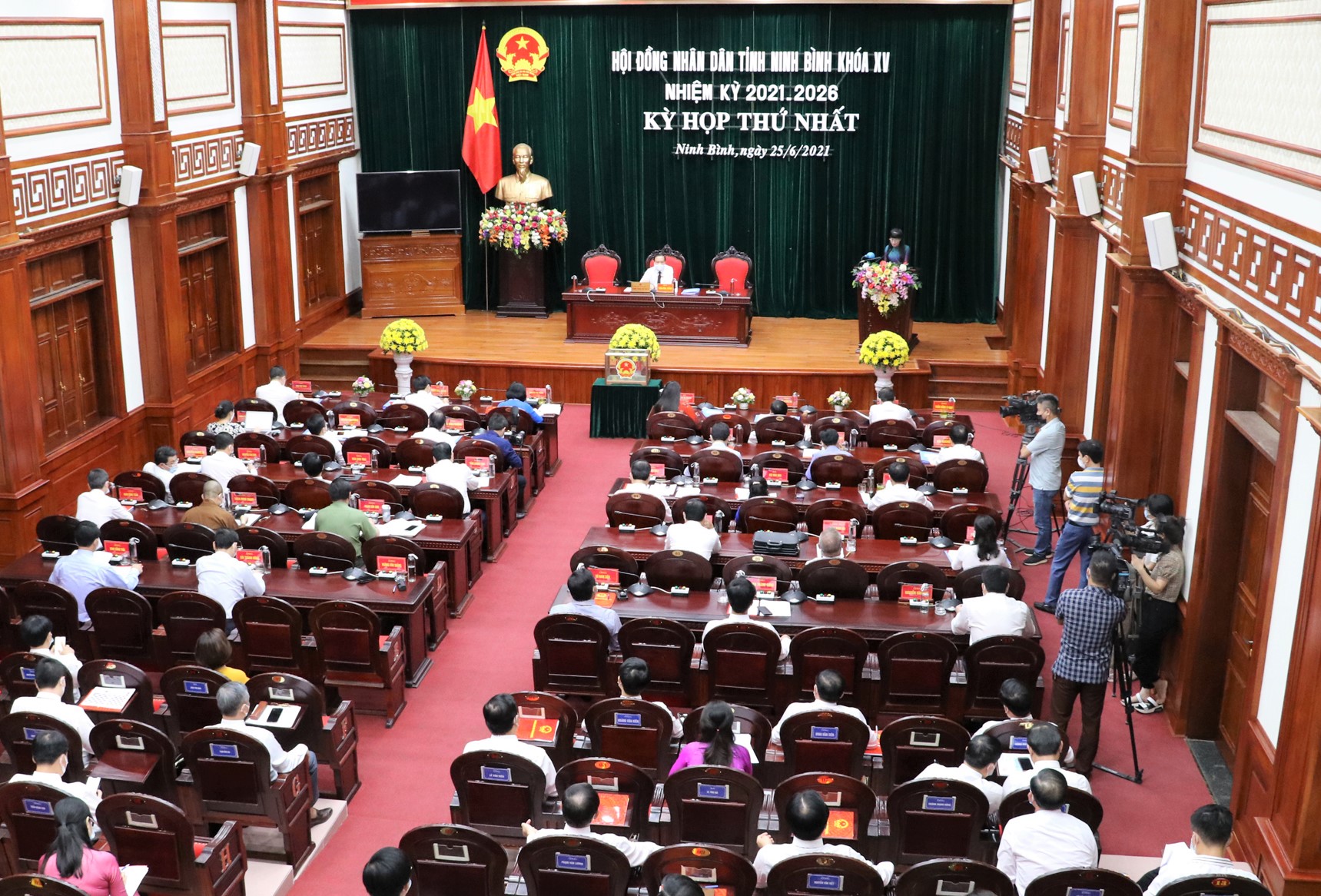 Ph&oacute; b&iacute; thư Thường trực Tỉnh ủy Ninh B&igrave;nh t&aacute;i đắc cử Chủ tịch HĐND tỉnh - Ảnh 1.