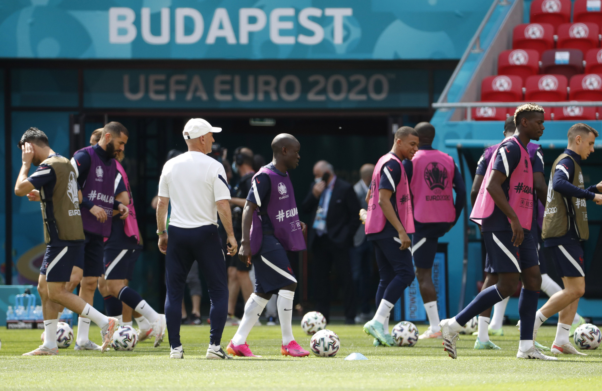 5 l&yacute; do khiến tuyển Ph&aacute;p kh&ocirc;ng thể l&ecirc;n ng&ocirc;i ở Euro 2020 - Ảnh 9.