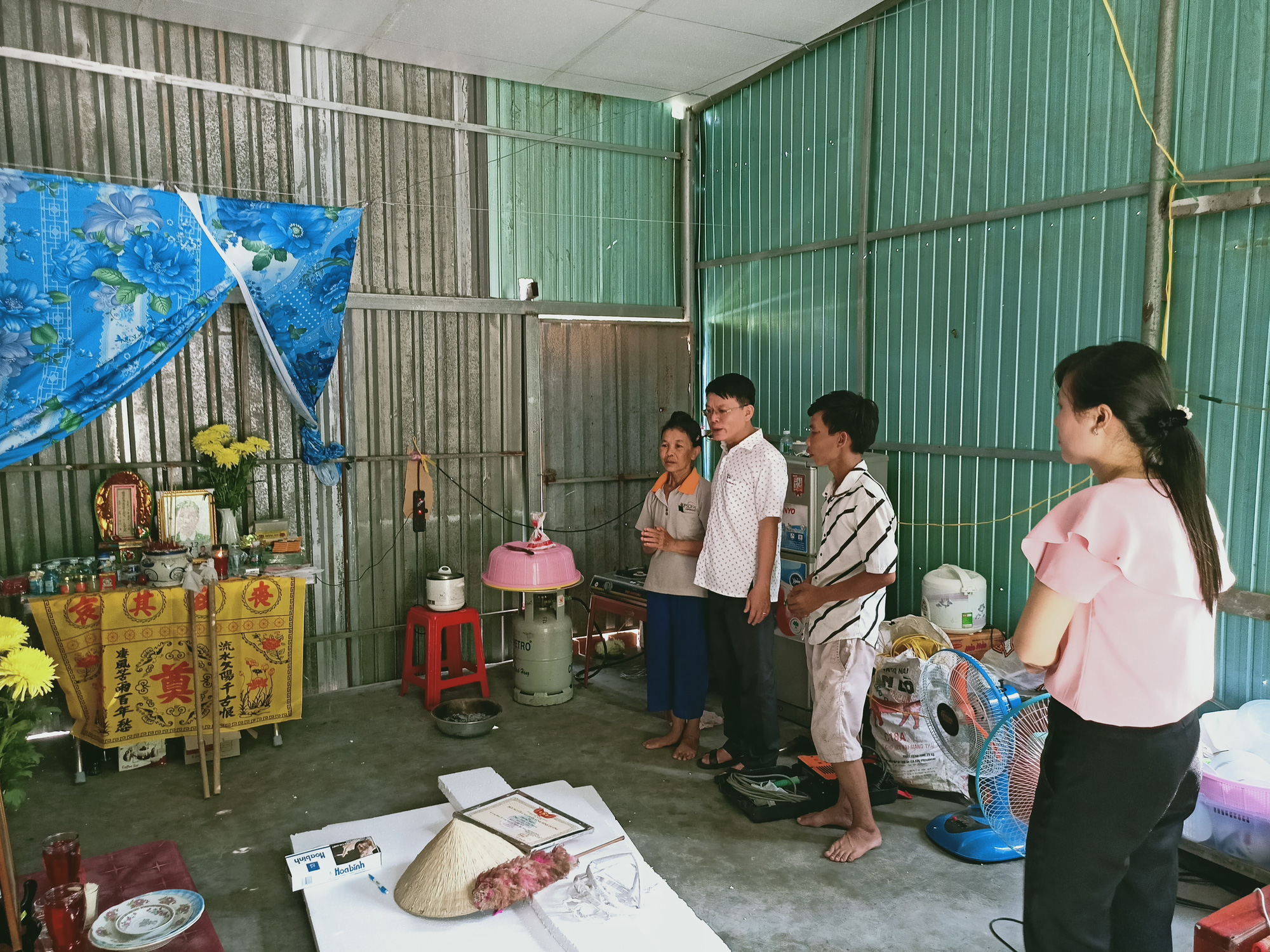 Bán cả nhà đại đoàn kết chỉ mong có tiền chữa bệnh cho chồng