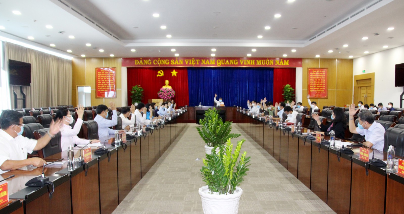 B&igrave;nh Dương: X&aacute;c nhận tư c&aacute;ch 70 người tr&uacute;ng cử đại biểu HĐND tỉnh kh&oacute;a X - Ảnh 1.