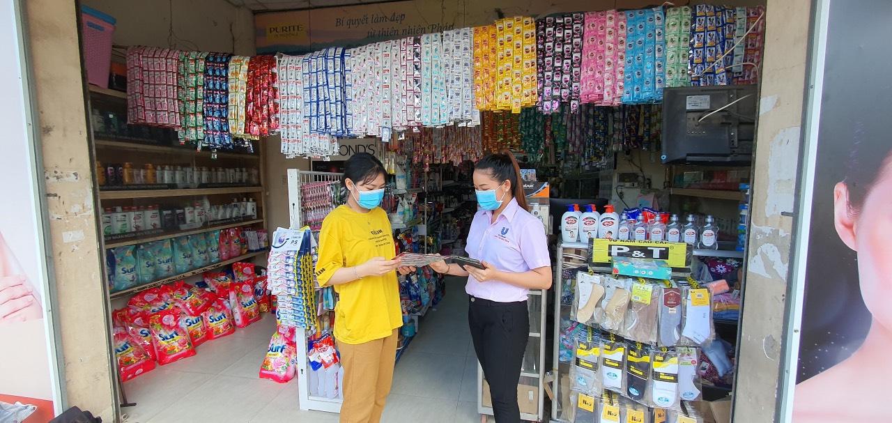 Người lao động nhóm bán hàng thiết yếu mong sớm được tiêm vắc-xin Covid-19 - Ảnh 1.