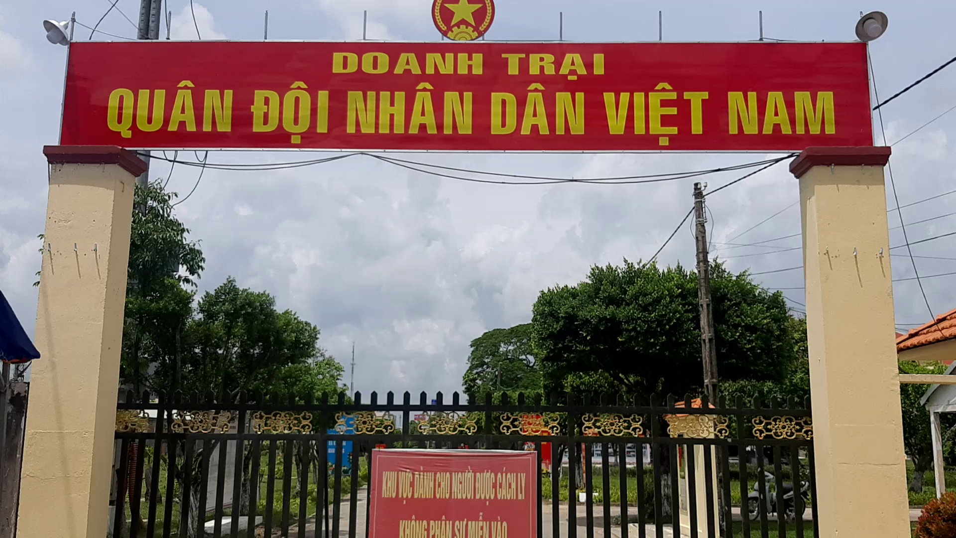 Chương trình “Thực phẩm miễn phí cùng cả nước chống dịch” đến với Long An và Bến Tre - Ảnh 1.