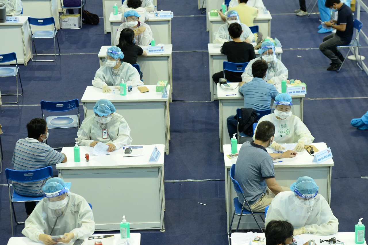 Chiến lược vắc-xin Covid-19 thần tốc, hiệu quả