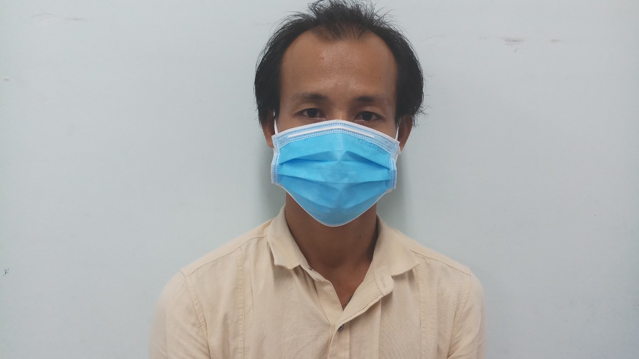 Công an phá bí mật bên trong kho hàng ở quận Bình Tân, TP HCM