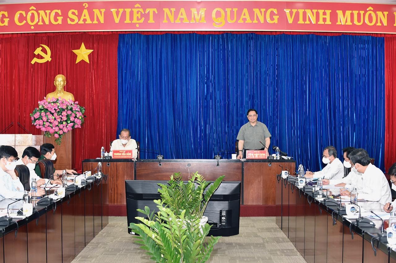 Thủ tướng Phạm Minh Ch&iacute;nh: B&igrave;nh Dương vừa đảm bảo ph&ograve;ng, chống dịch vừa ph&aacute;t triển kinh tế - Ảnh 1.