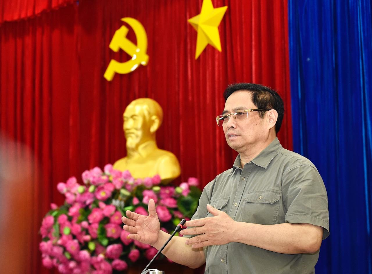 Thủ tướng Phạm Minh Ch&iacute;nh: B&igrave;nh Dương vừa đảm bảo ph&ograve;ng, chống dịch vừa ph&aacute;t triển kinh tế - Ảnh 2.