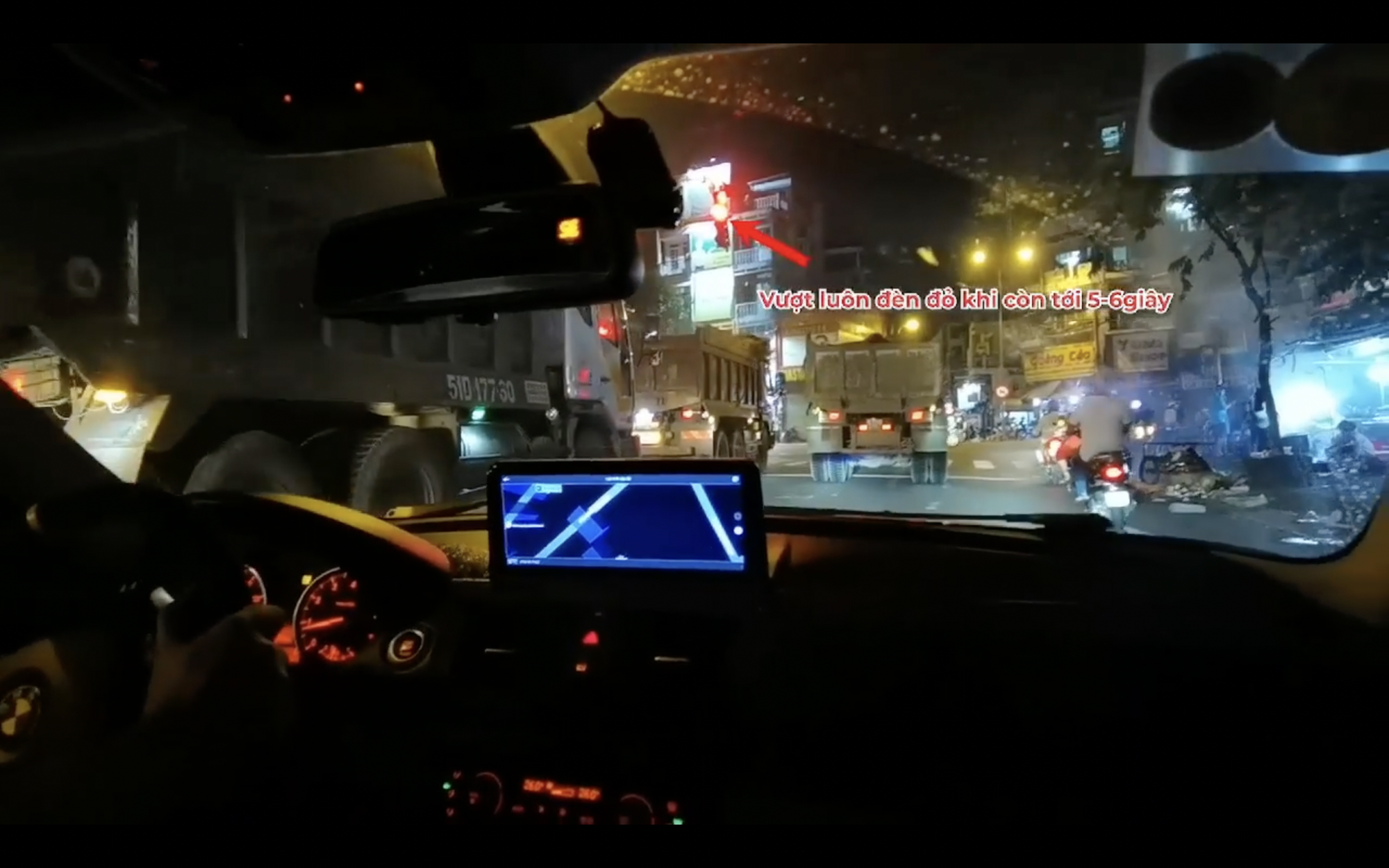 “Đoàn xe ben náo loạn đại lộ Võ Văn Kiệt": Phải làm rõ có bảo kê hay không?