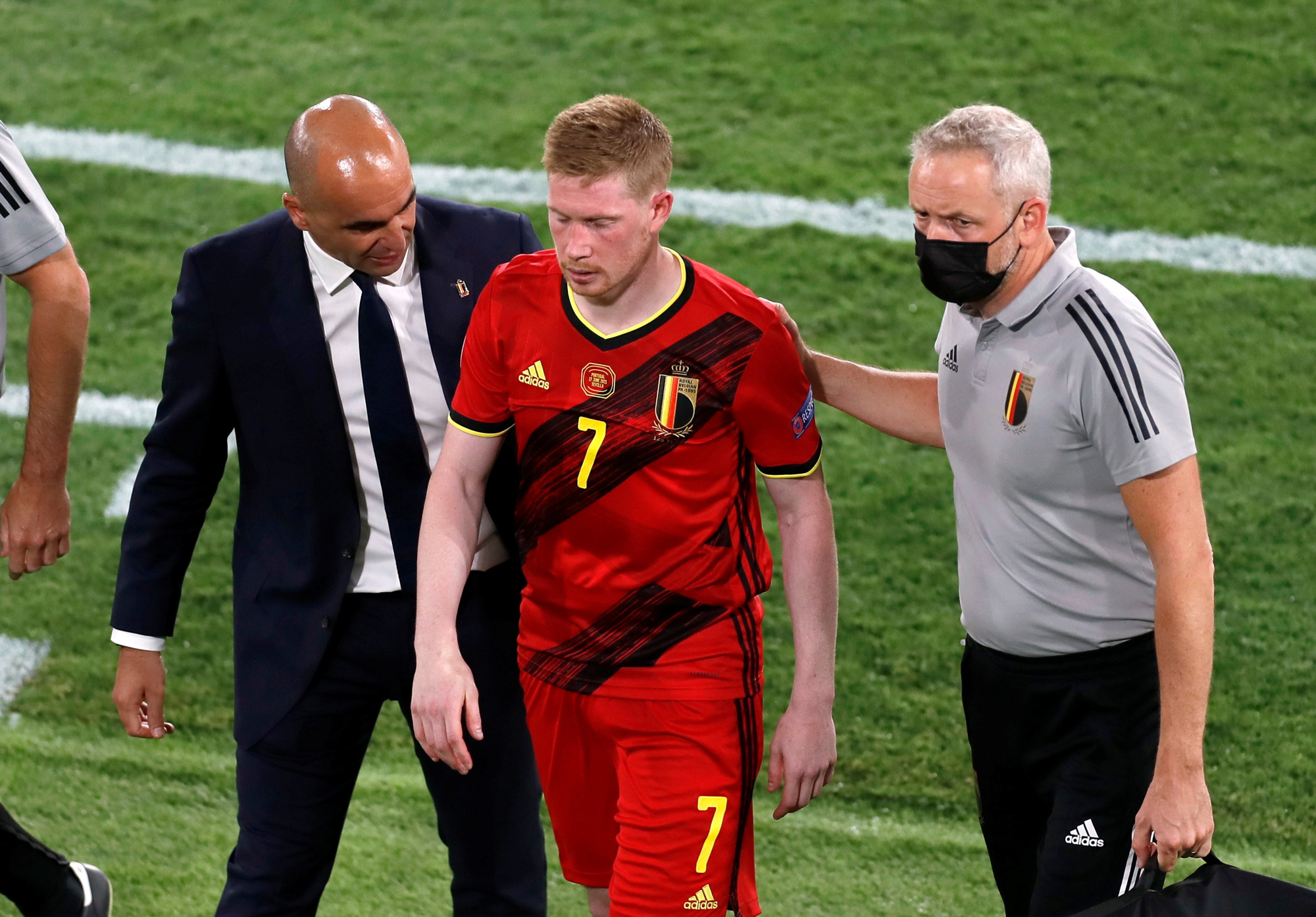 Si&ecirc;u phẩm Hazard biến Bồ Đ&agrave;o Nha th&agrave;nh cựu v&ocirc; địch, Bỉ v&agrave;o tứ kết - Ảnh 6.