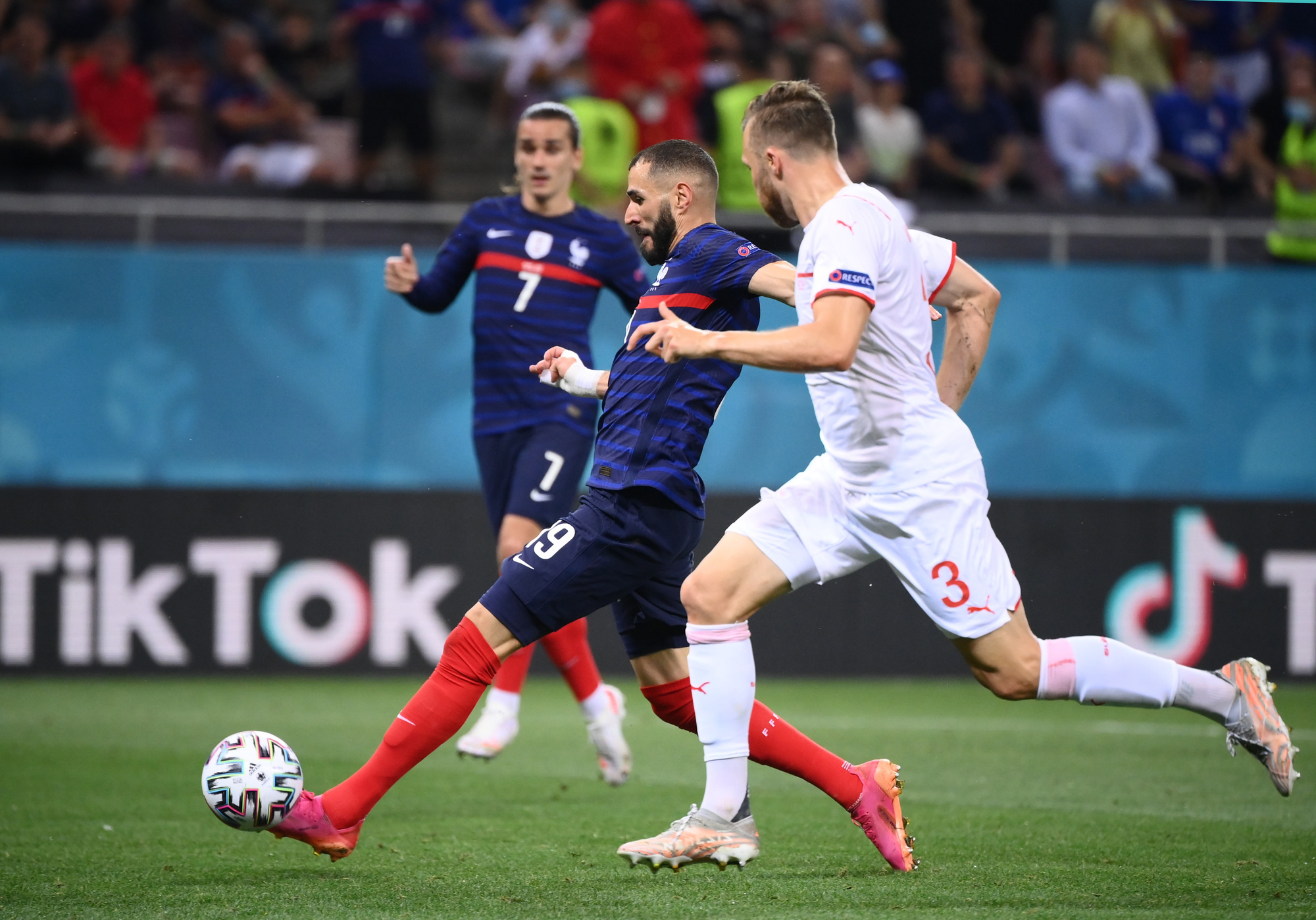 Mbappe s&uacute;t hỏng lu&acirc;n lưu, Ph&aacute;p ngậm ng&ugrave;i chia tay Euro - Ảnh 3.
