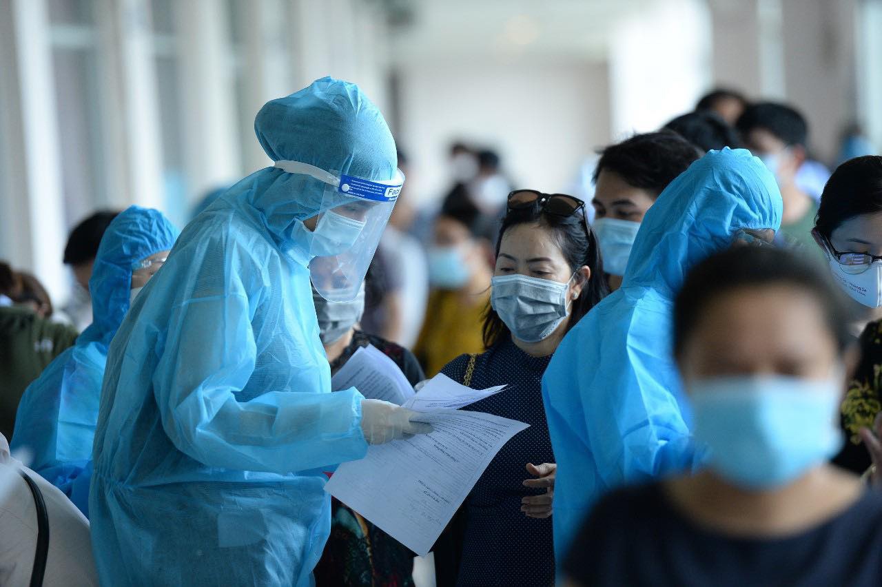 Ấn tượng dàn hoa hậu, á hậu làm tình nguyện viên phòng chống dịch Covid-19 - Ảnh 8.