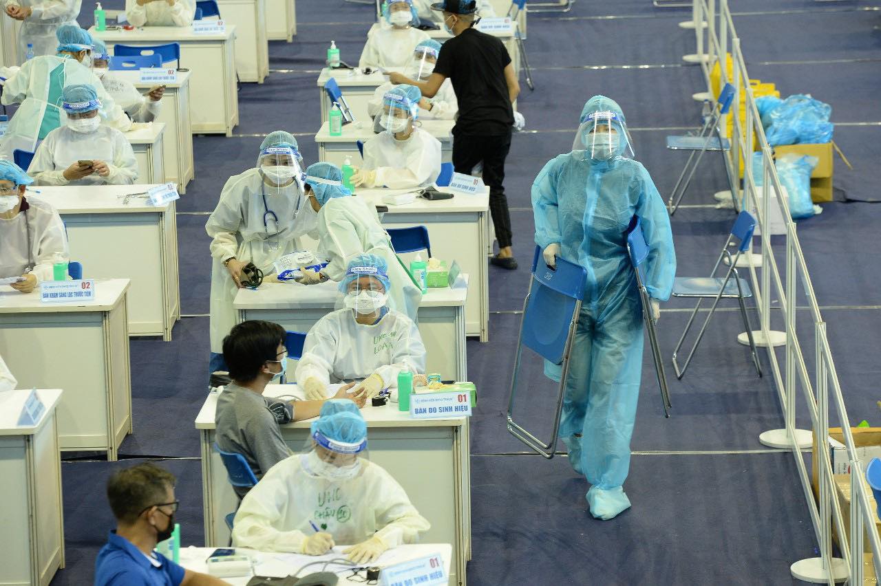 Ấn tượng dàn hoa hậu, á hậu làm tình nguyện viên phòng chống dịch Covid-19 - Ảnh 5.