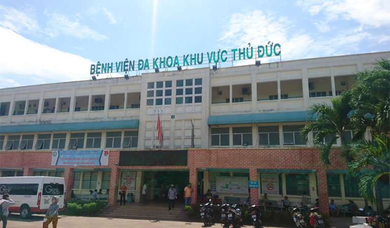 TP HCM: Nam bệnh nhân Covid-19 trèo tường bệnh viện trốn về nhà