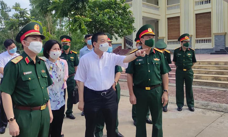 Hà Nội lên phương án cách ly 40.000 người, huy động nguồn lực để có vắc-xin Covid-19 - Ảnh 1.