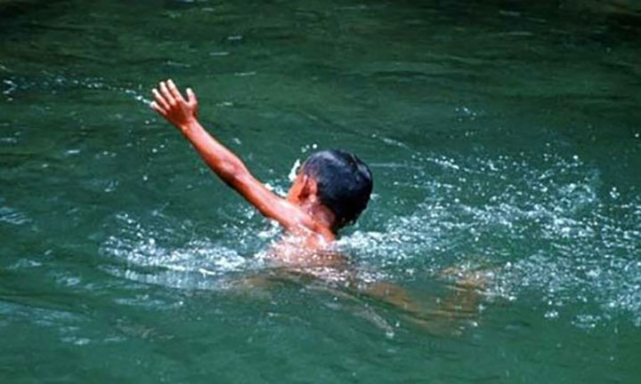 2 học sinh chết đuối khi cùng nhóm bạn tắm sông