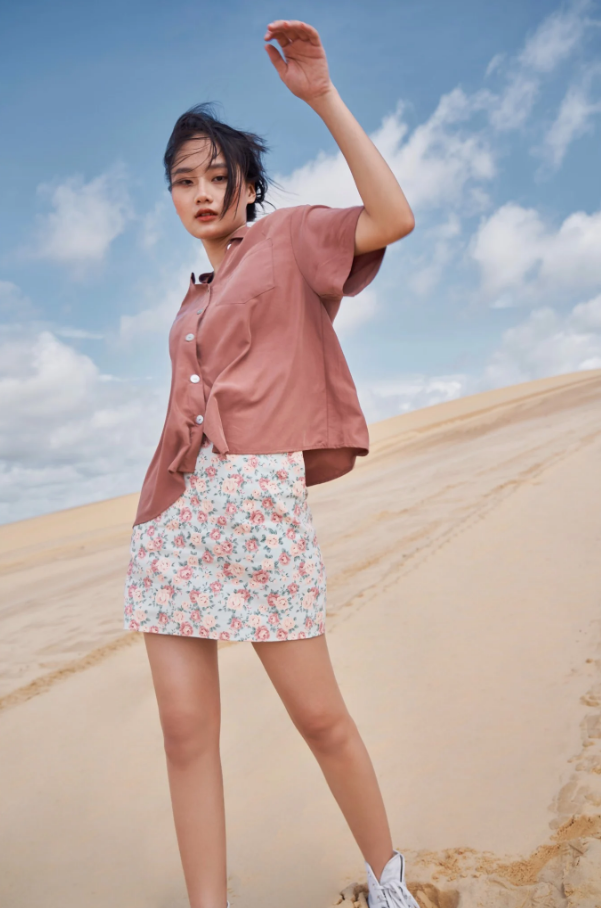 Kiểu &aacute;o sơ mi đang phủ s&oacute;ng c&aacute;c shop thời trang Việt - Ảnh 8.