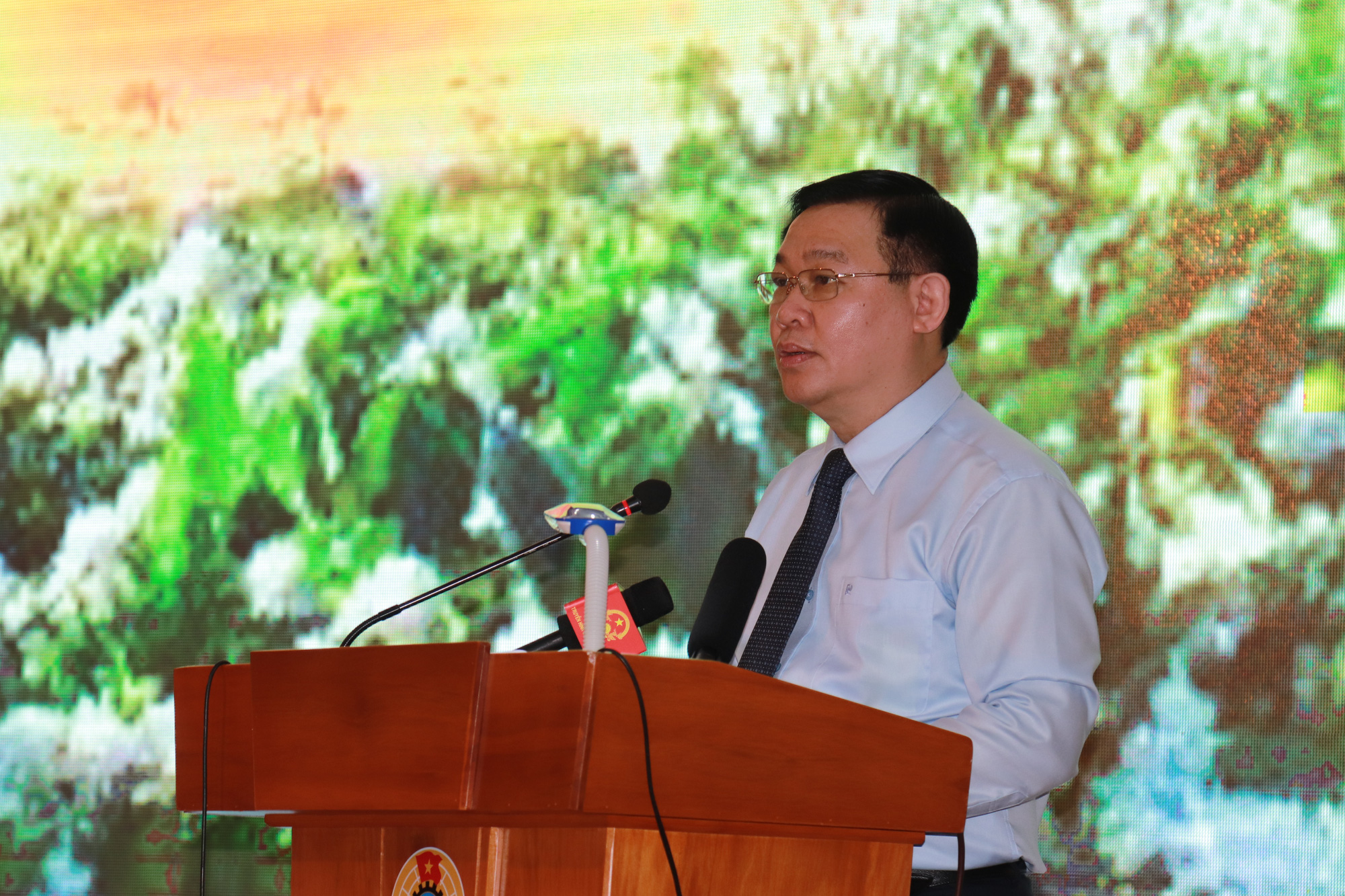 G&oacute;i hỗ trợ sẽ sớm đến tay người lao động bị ảnh hưởng bởi dịch Covid-19 - Ảnh 2.
