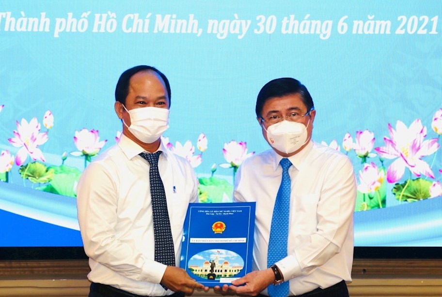 TP HCM: Bổ nhiệm đồng loạt Chủ tịch, Phó Chủ tịch UBND 16 quận