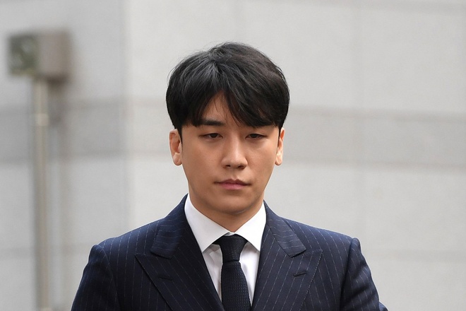 Seungri nói gì về “phòng chat đồi trụy” với Jung Joon Young?