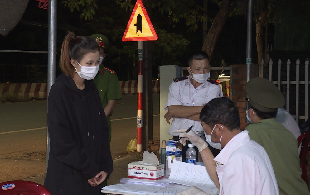 B&igrave;nh Phước c&oacute; c&ocirc;ng văn hỏa tốc li&ecirc;n quan đi lại của người về  từ TP HCM - Ảnh 1.