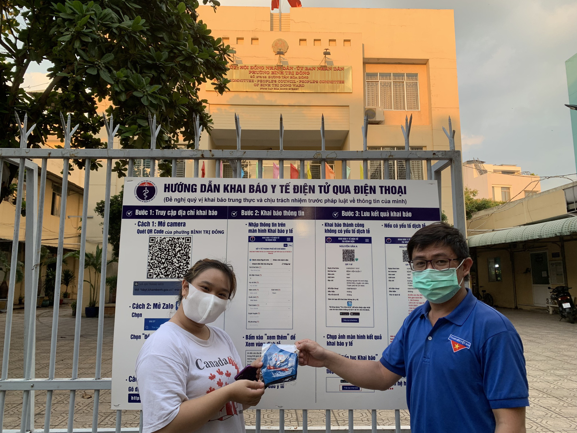 B&aacute;o Người Lao Động tiếp sức lực lượng chống dịch Covid-19 quận B&igrave;nh T&acirc;n - Ảnh 5.