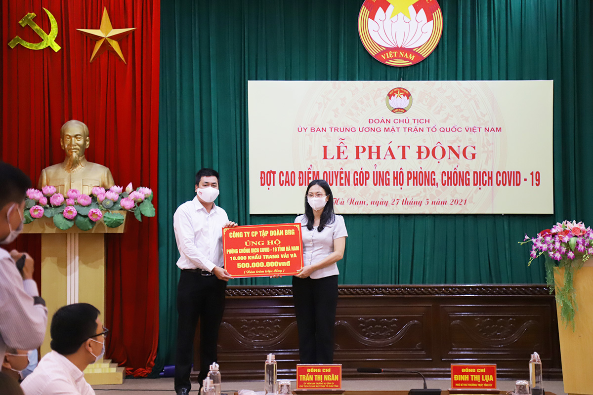 Tập đoàn BRG ủng hộ 1 tỉ đồng và 20.000 khẩu trang vải kháng khuẩn để phòng chống dịch Covid-19